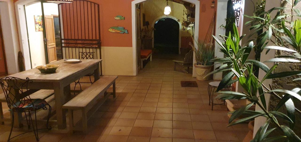 Le Mas Des Oliviers Puget-Ville Esterno foto