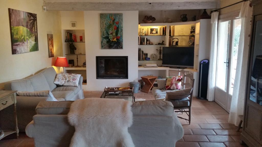 Le Mas Des Oliviers Puget-Ville Esterno foto